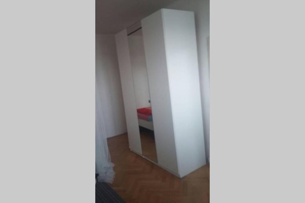 Room In Apartment Prague 3 Exterior foto